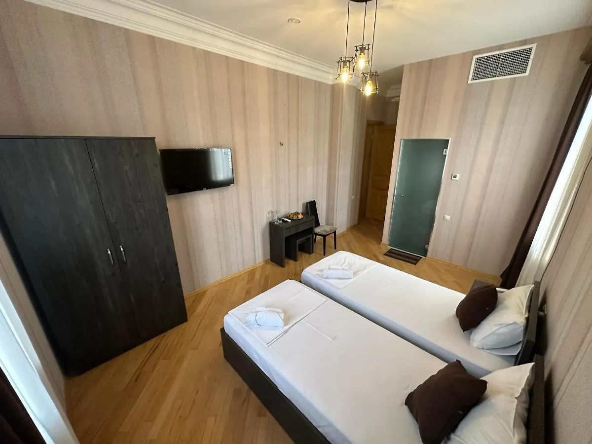 Hotel Garriott Tbilissi 0*,