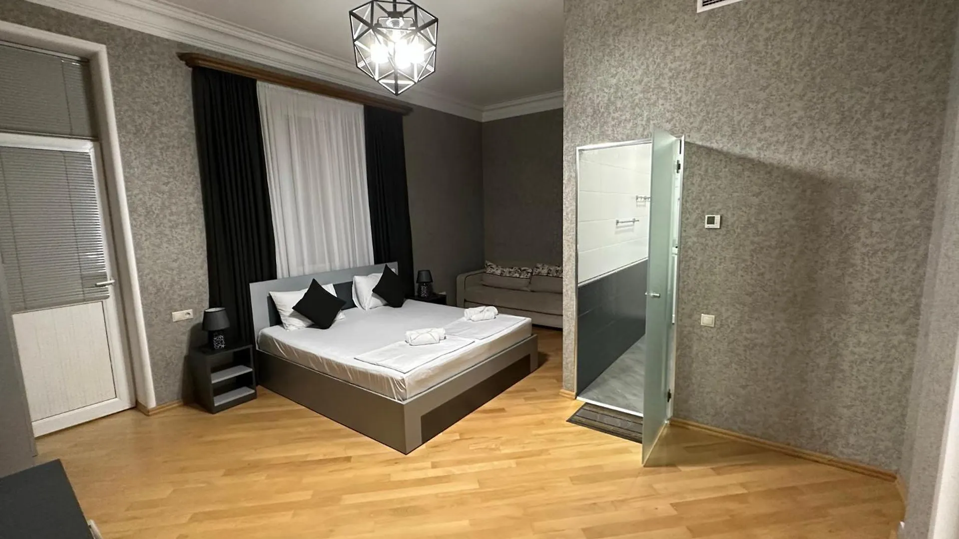 Hotel Garriott Tbilissi 0*,